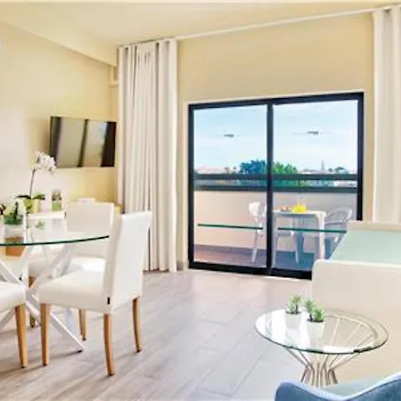 Perfect 1 Bedroom *